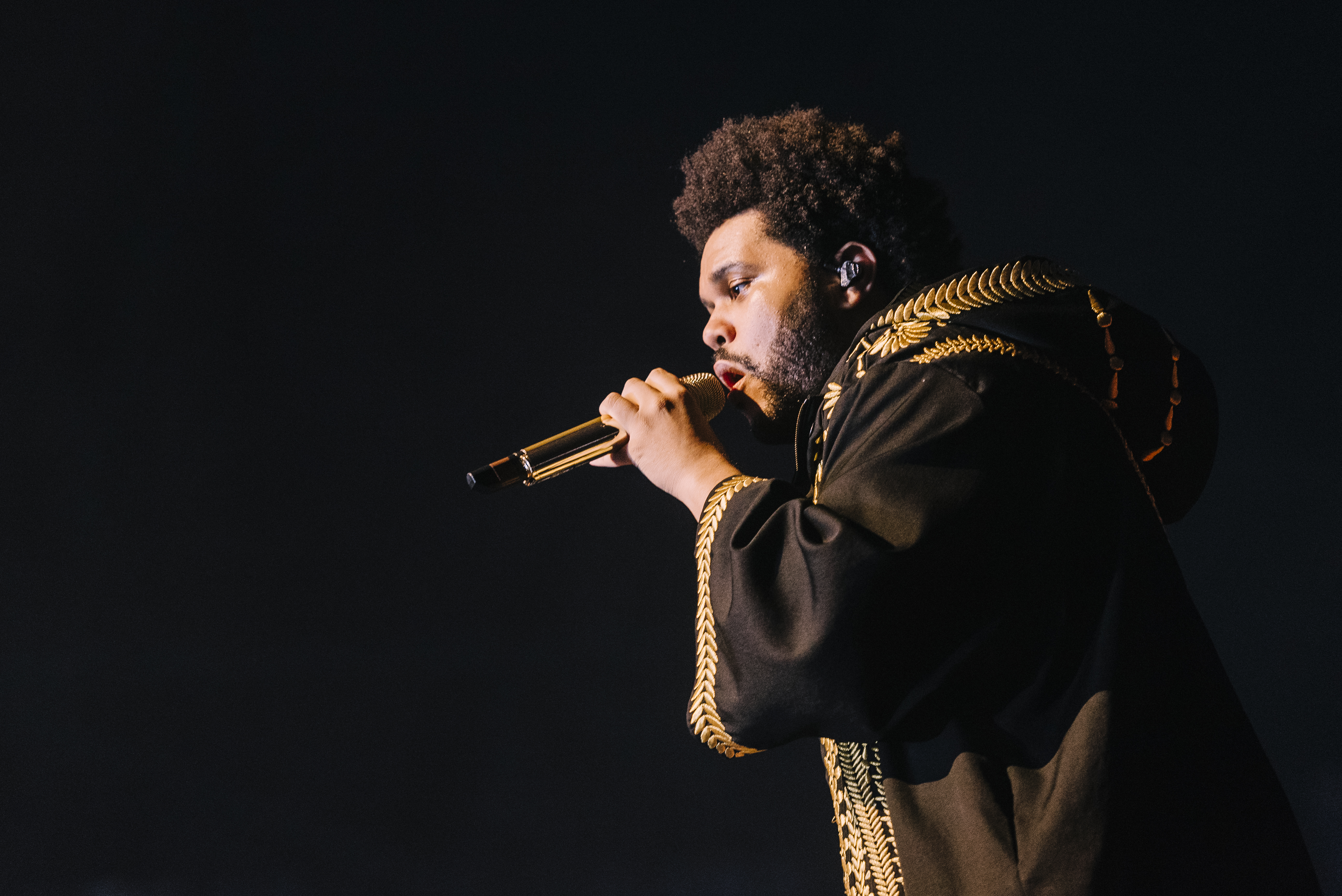 The Weeknd 取消玫瑰碗音樂會，因洛杉磯野火推遲專輯發行