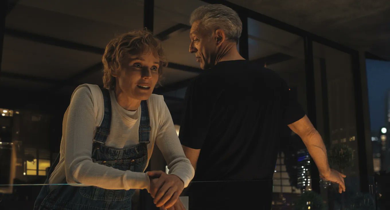 大衛·克羅恩伯格（David Cronenberg）在新的預告片中發現了聯繫裹屍布