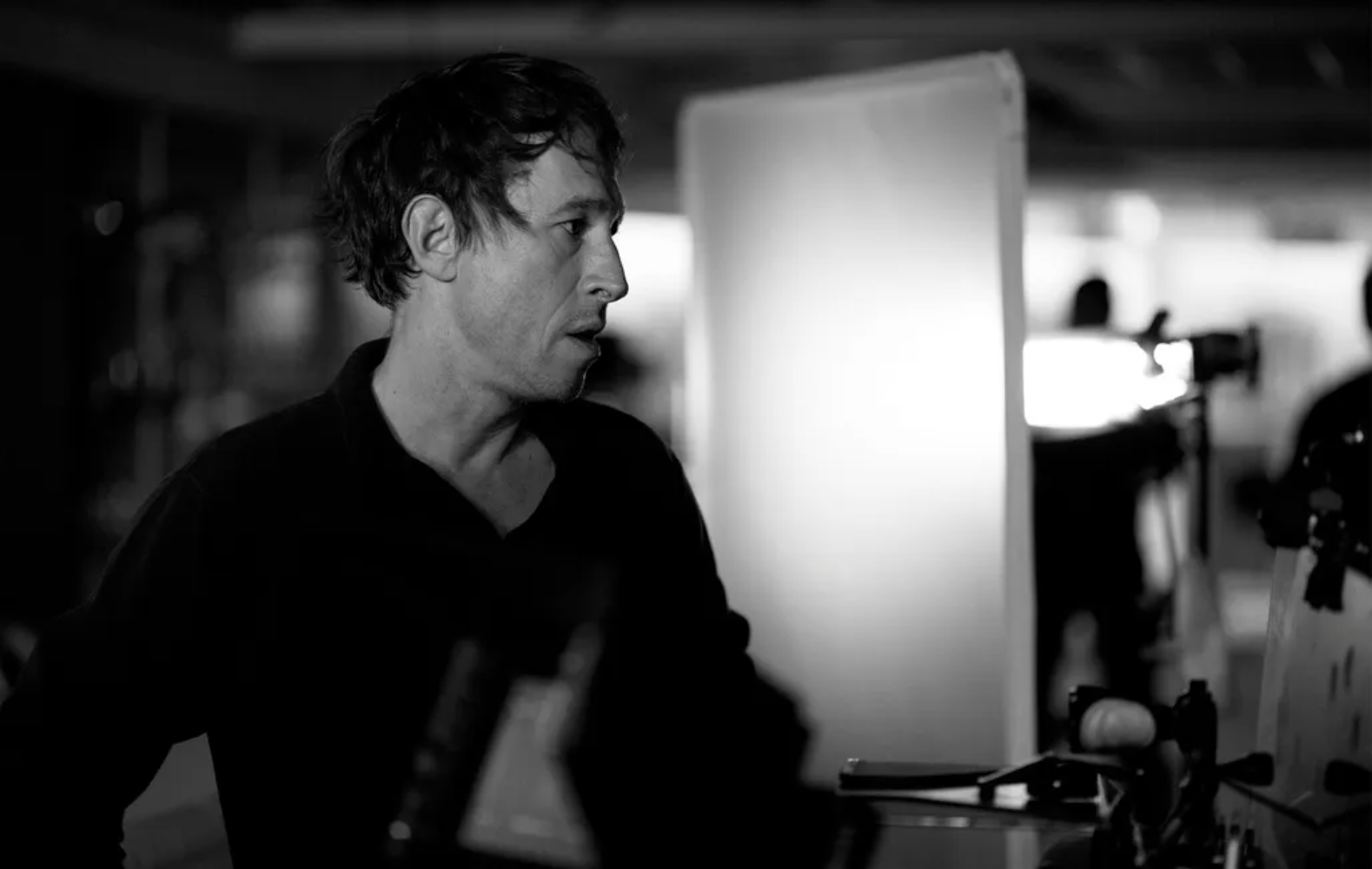 Nghe Nhạc phim của Bertrand Bonello để biếtHành tinh B