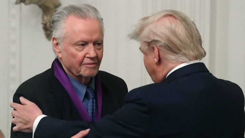 喬恩沃伊特 (Jon Voight) 是唐納德川普 (Donald Trump) 的忠實支持者，他沒有看到政治上的相似之處大都會