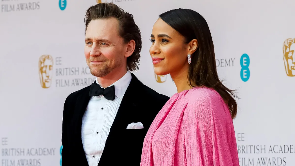 據報道，湯姆希德斯頓 (Tom Hiddleston) 迎來了他與漫威女演員扎威阿什頓 (Zawe Ashton) 的第一個孩子