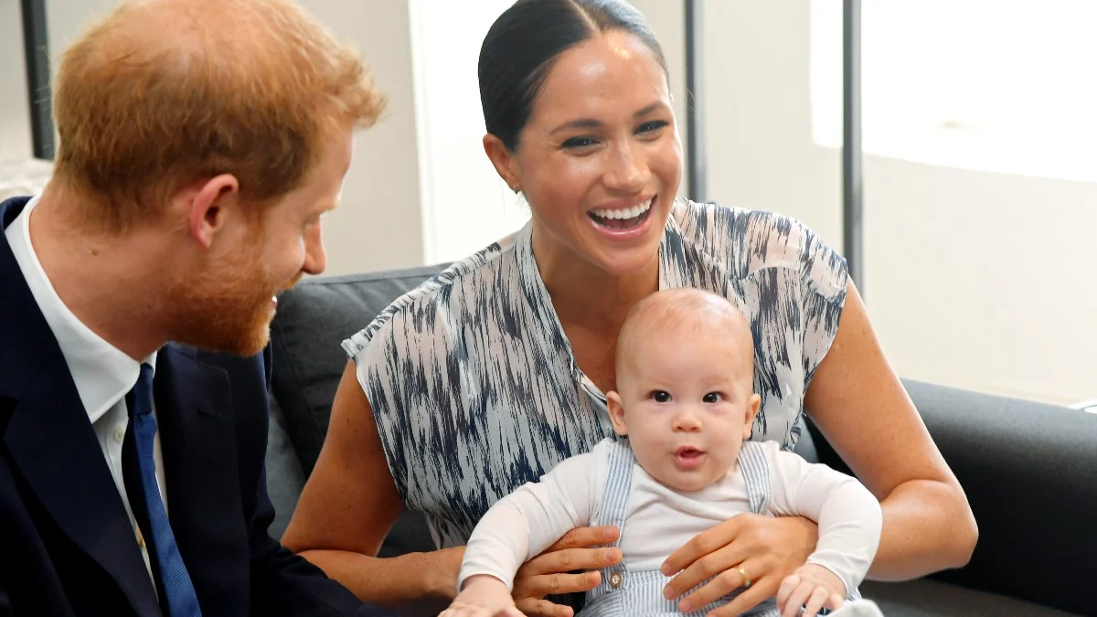 'Tôi tưởng cô ấy sẽ dừng lại ở Nữ hoàng': Meghan Markle chỉ có thể 'làm tổn thương' gia đình nhưng người chị ghẻ lạnh của cô ấy sẽ không ngại đoàn tụ