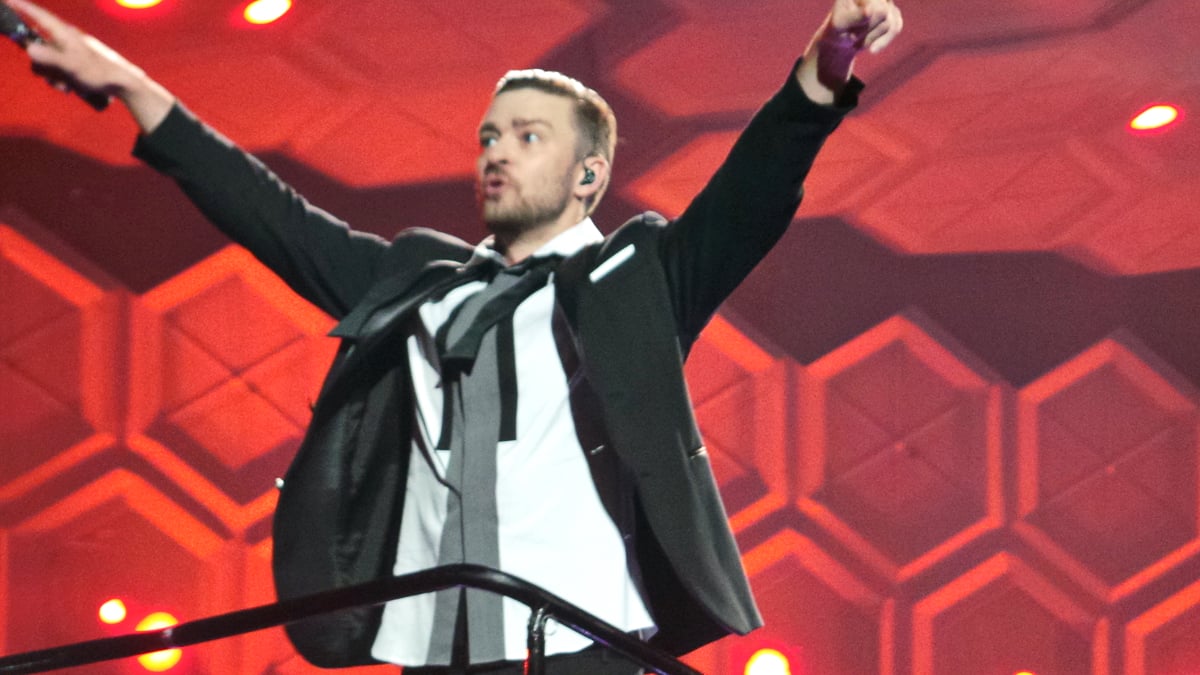 賈斯汀汀布萊克 (Justin Timberlake) 向俄克拉荷馬城球迷投下重磅炸彈，陷入困境的世界巡迴演唱會再次遭遇波折