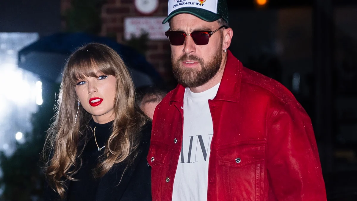 'Đã xa rồi': Taylor Swift chỉ để mắt đến Travis Kelce trong buổi đi chơi đêm ở NYC, mặc dù cô ấy là người ngăn cản giao thông với màn khoe thân dài