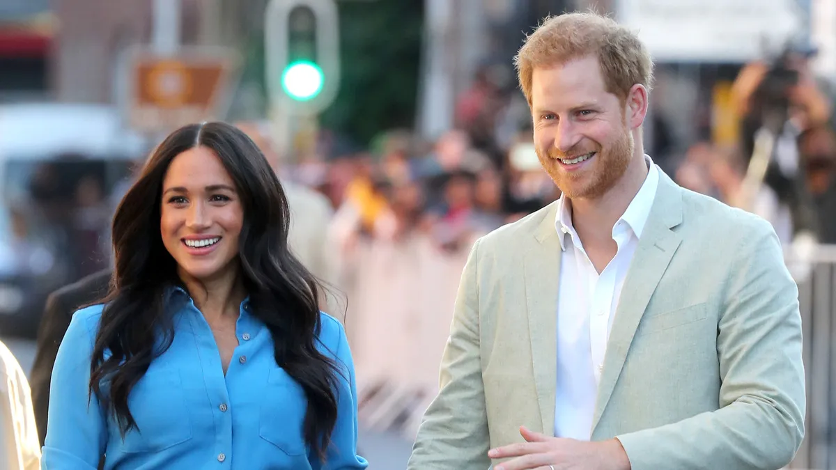 'Họ rất yêu nhau': Hoàng tử Harry và Meghan Markle được cho là yêu nhau 'sâu đậm' đến mức khiến bạn bè không thoải mái