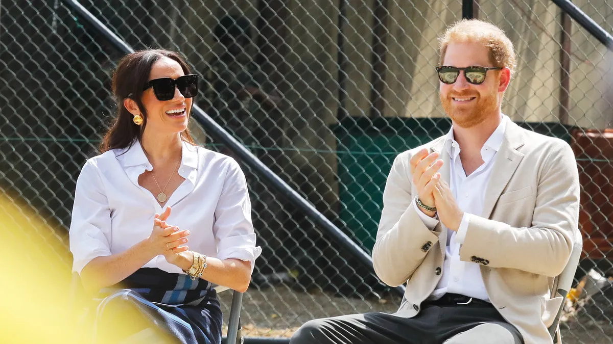 Hoàng tử Harry và Meghan Markle được cảnh báo 'chuẩn bị ngay bây giờ' khi đám cháy lan rộng ở LA khiến ngôi nhà rơi vào 'vùng cực kỳ nguy hiểm'