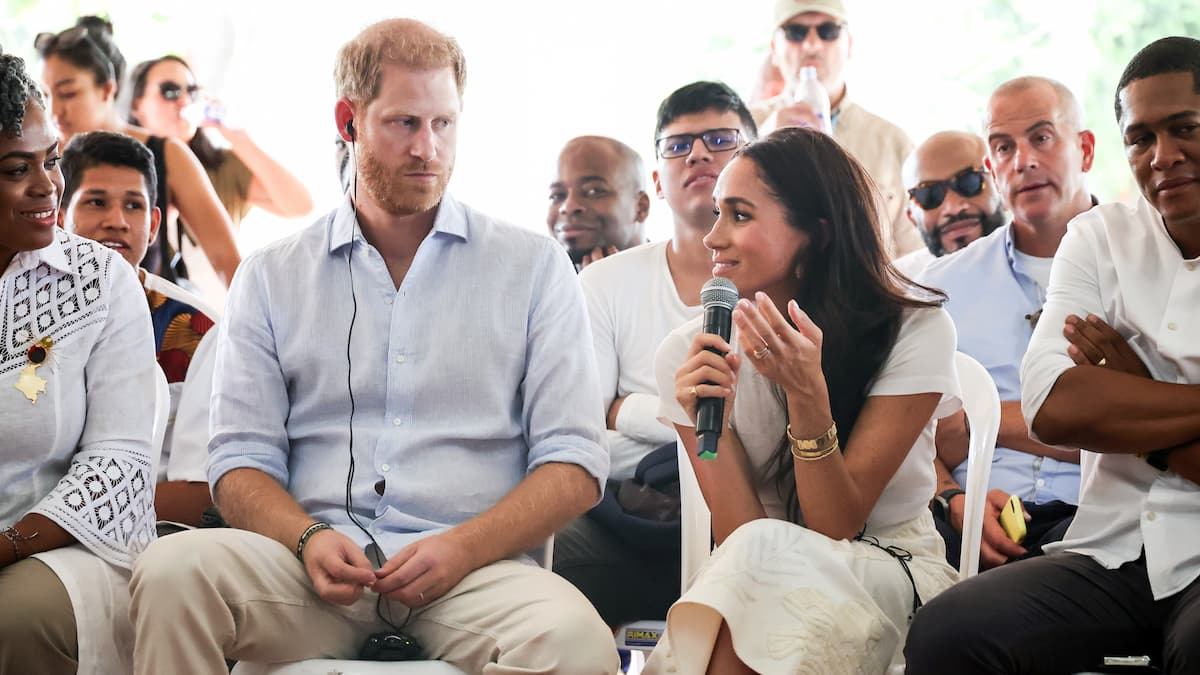 'Mọi thứ không tốt cho họ ngay bây giờ': Hoàng tử Harry và Meghan Markle đang 'buồn bã và bầm dập' sau khi thổi mạnh gần đây