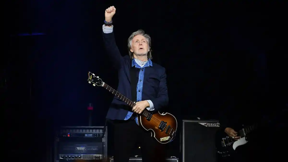 'Bạn phải bảo vệ chúng tôi': Paul McCartney đưa ra cảnh báo nghiêm trọng cho các cơ quan chính phủ không coi trọng hành vi trộm cắp AI