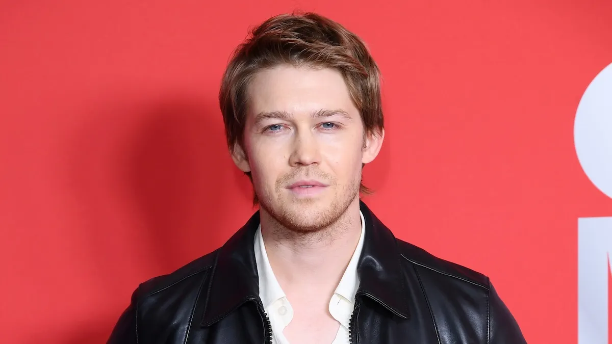 'Không phải điều tôi có thể đoán trước': Joe Alwyn nhìn lại quá trình sáng tác âm nhạc với người yêu cũ Taylor Swift