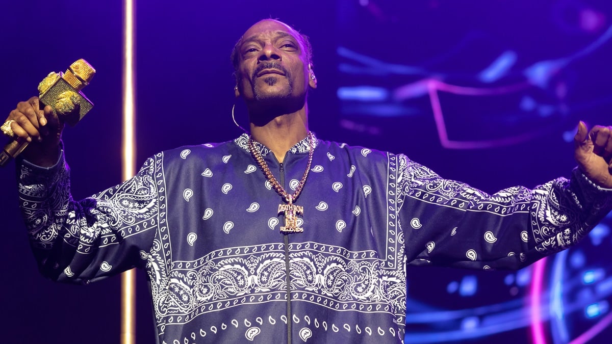 Snoop Dogg bắn trả sau khi mất một số lượng đáng kể những người theo dõi về hiệu suất nhậm chức của Trump