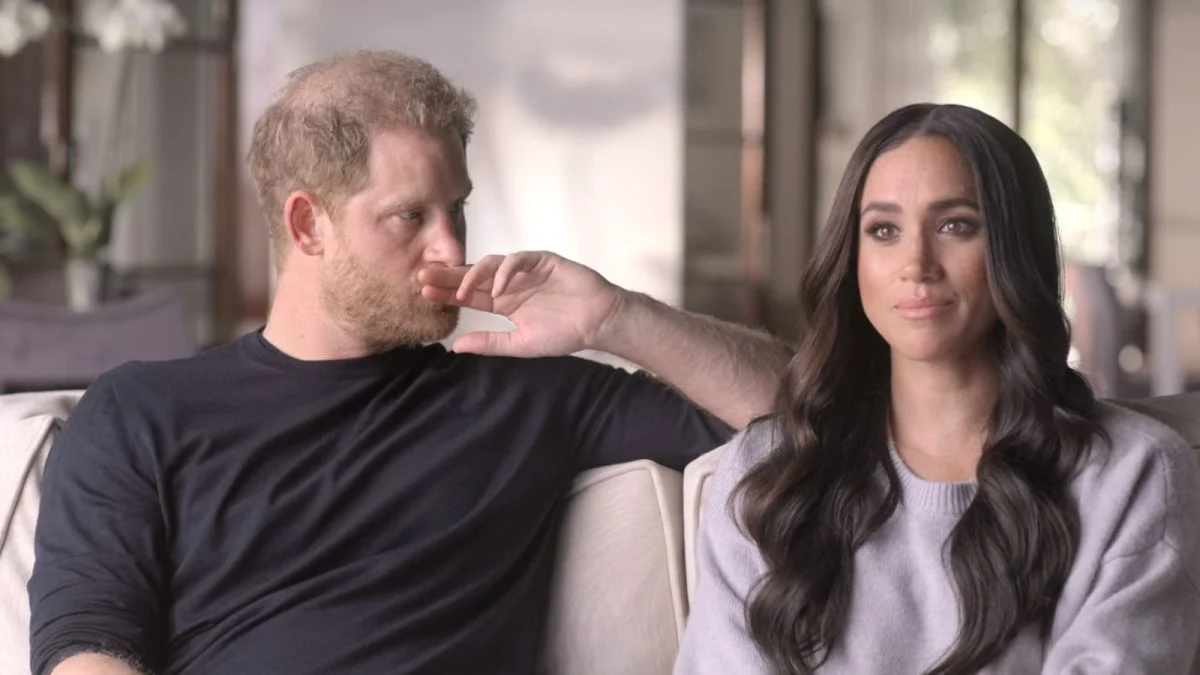 梅根·馬克爾（Meghan Markle）與王室的牛肉開始，當時她被她的“小”與哈里王子（Prince Harry）感到“貶低”